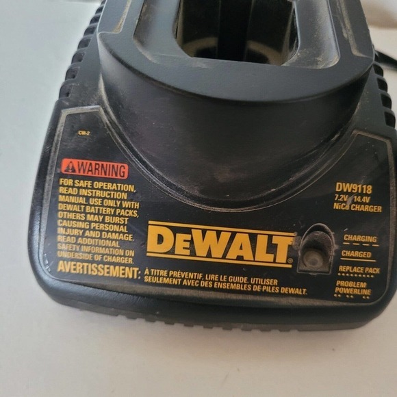 Dewalt DW9118 7.2V-14.4V Battery Charger - Picture 2 of 4